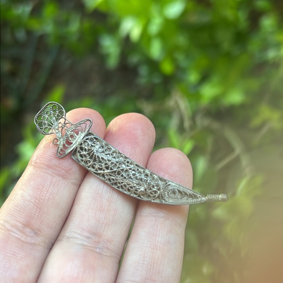 Vintage Filigree Sterling Silver Dagger Brooch - Picture 6 of 17